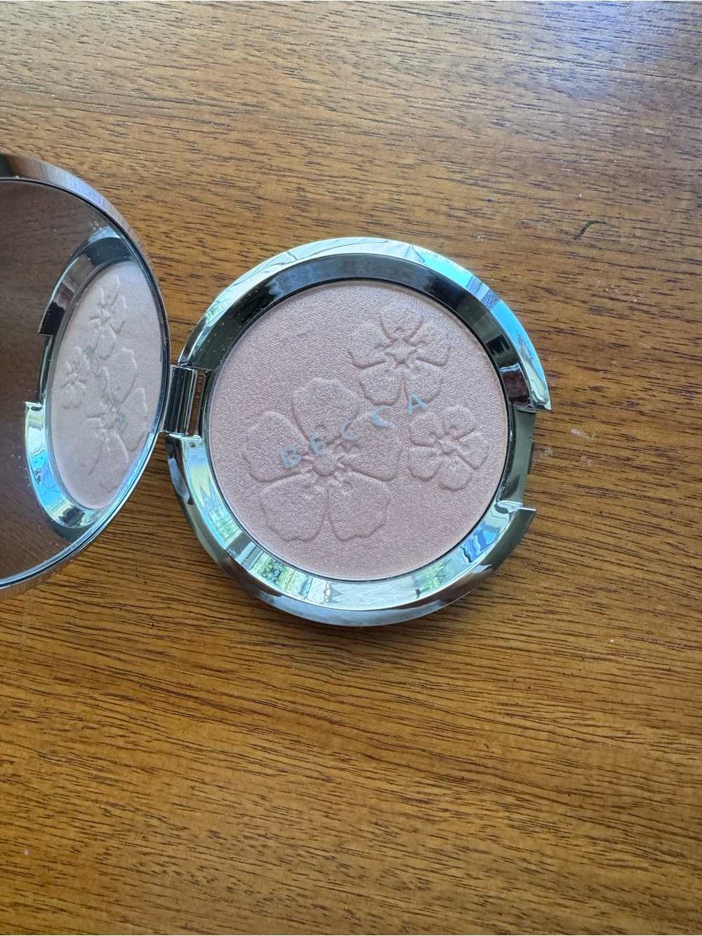 BECCA Shimmering Powder Highlighter in Rose Quartz